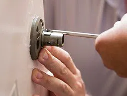 Security Locksmith Services Kansas City, MO 816-227-1017 - 18-Emergency-Opening